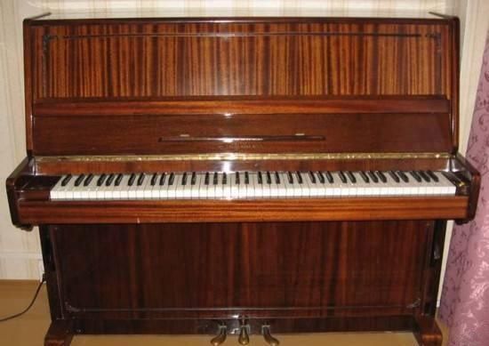 Продам пианино "Лирика"