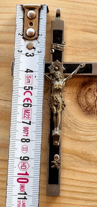 Crucifix Vechi Din Alamă Nichelată și Lemn Abanos