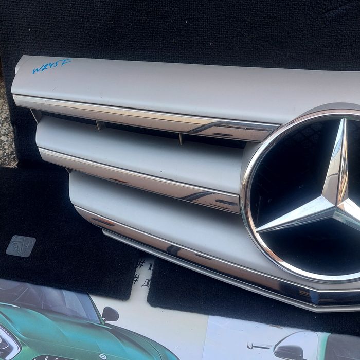 W245 Мерцедес Б класа предна решетка фейслифт