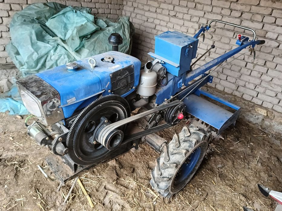 Мини трактор зубр 1105