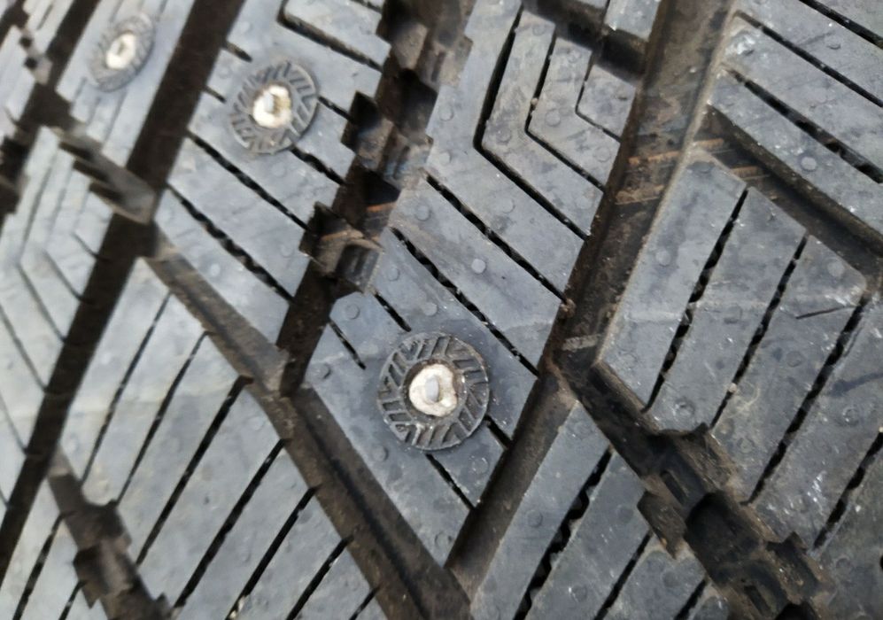 Шины Goodyear 245/55/19 зима шипы