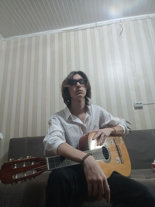 Уроки гитары и бас гитары