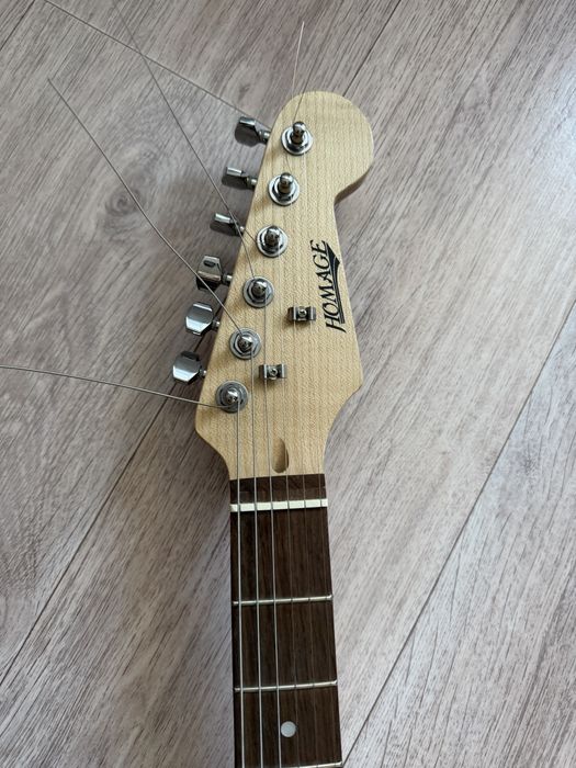 Продаю электрогитару + комбик