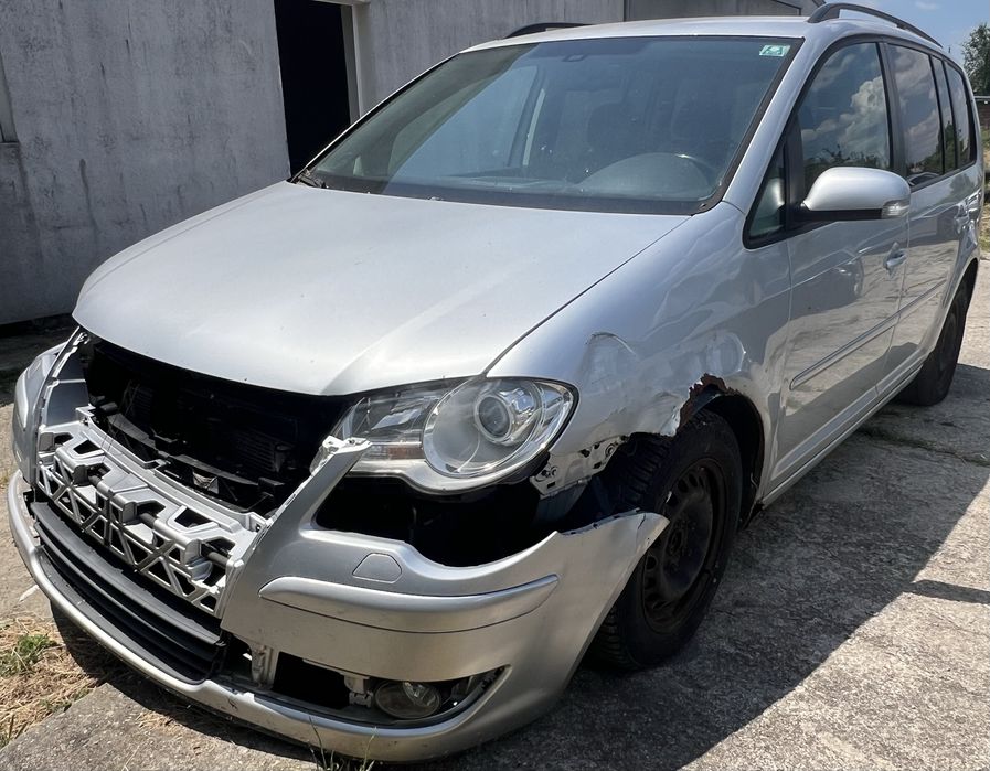 VW Touran 1.9TDi BLS 6скорости 2009г НА части
