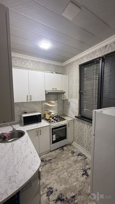 Продаётся квартира 2/2/4 на Чиланзар 3