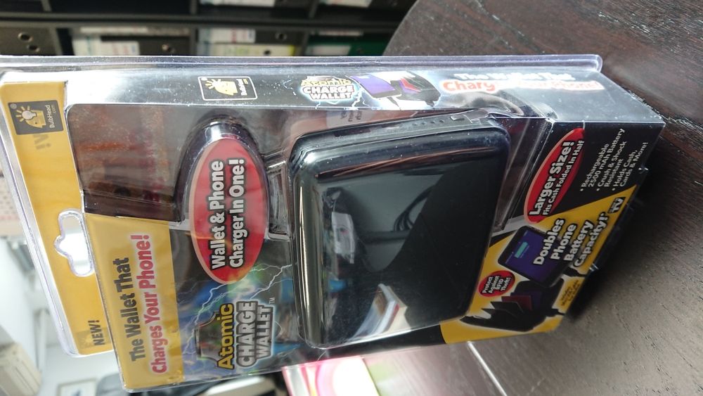 Card holder cu power bank (baterie externa)