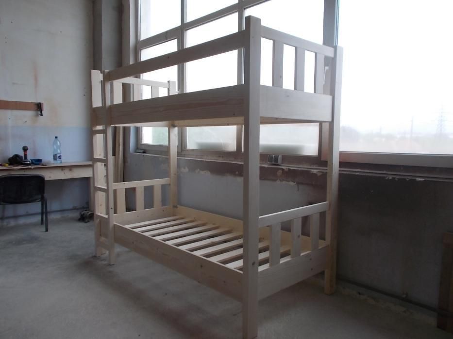 TRANSPORT GRATUIT.Pat etajat din lemn masiv cod 2013