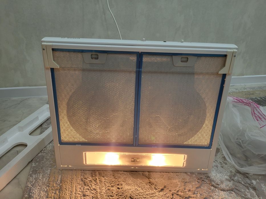 Вытяжка новая Bosch