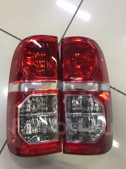 Фара Toyota Hilux Хайлюкс 12-15