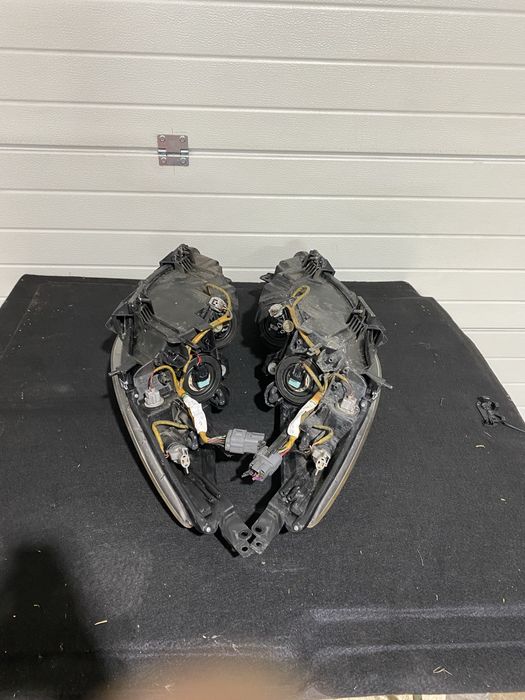 Far stanga /far dreapta Mazda 3 2011, 2012, 2013, 2014