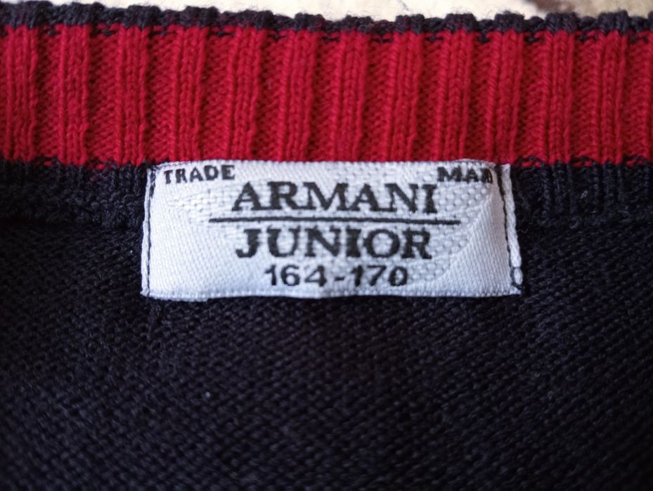 Vând bluza Armani junior 164-170