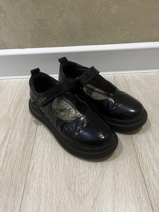 школьная форма и обувь