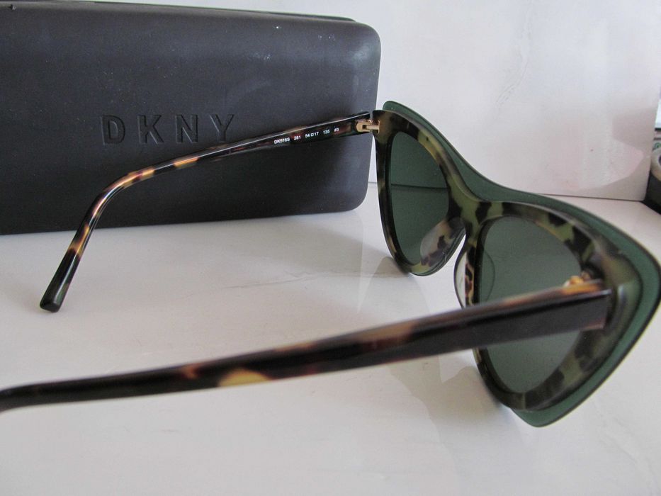 Слънчеви очила DKNY и Furla модерни дамски маркови мода стил кокетна красиви стилни хубави мадама аксесоар