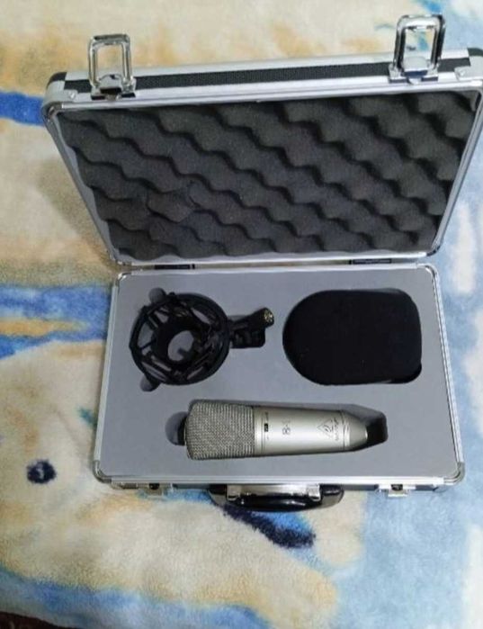 Продам микрофон behringer b1