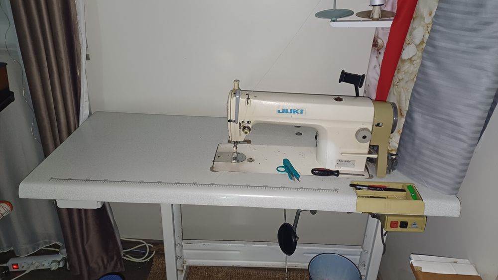Vand masina de cusut juki