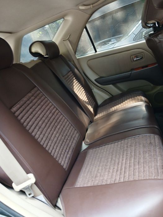 Продаю комплект авточехлов
