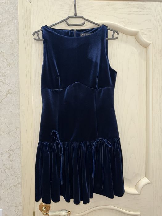 Платье бархатное Zara