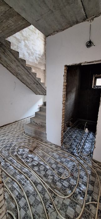 Бухоро 2 этажлик кв 300 $ доллордан Участка сотилади 2 + падвал