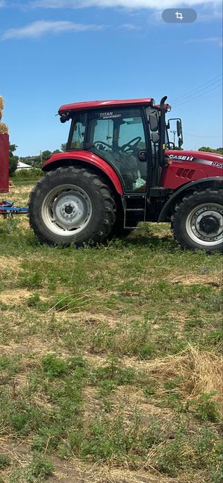 Tractor Case Farmal 95 A,  Tractor Class Ares 125 Cp, Plug, Combinator