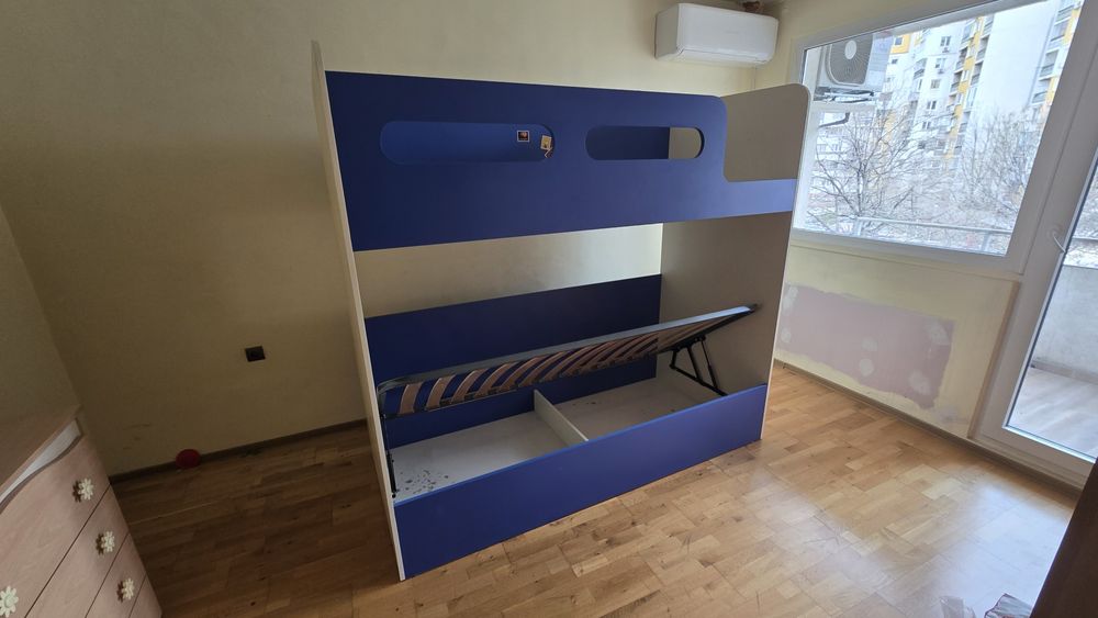 Двуетажо легло, размери 205/95, с отварящи се рамка за багаж