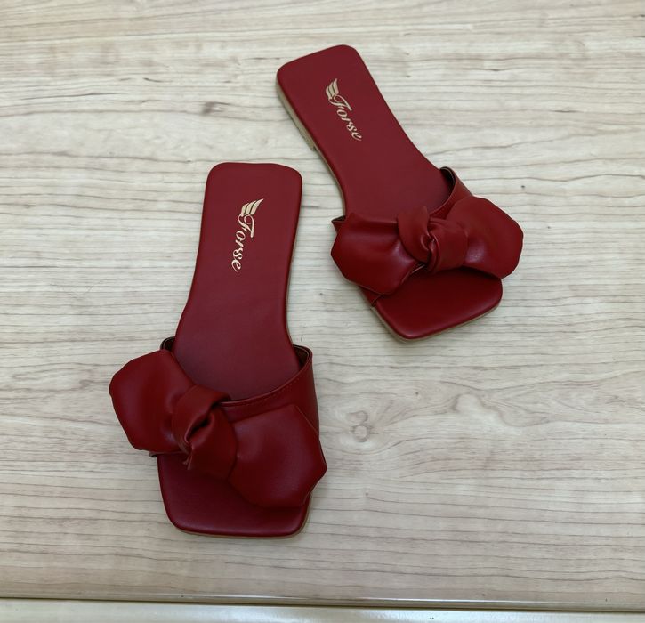 Шлёпанцы босоножки сандали