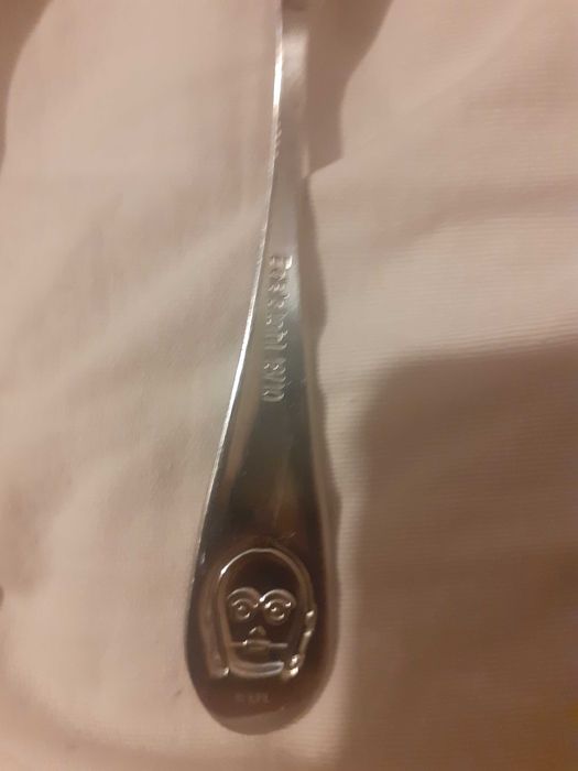 Продавам прибори за хранене