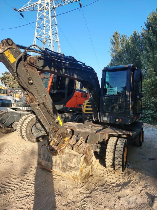 Mini  Excavator LG 670 BM sotiladi