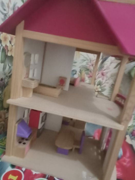 Продается кукольный домик