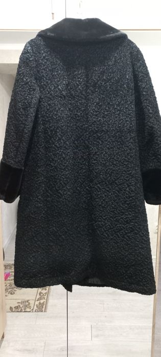 Пальто зимнее каракуль