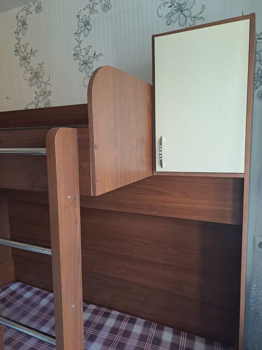 Продам кровать  двухярусная