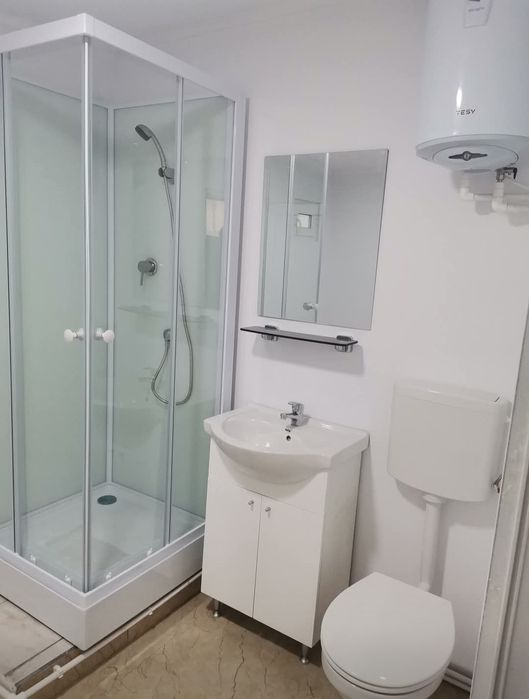 Vand / Inchiriez spațiu comercial