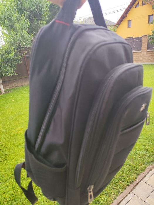 Vând rucsac David Jones