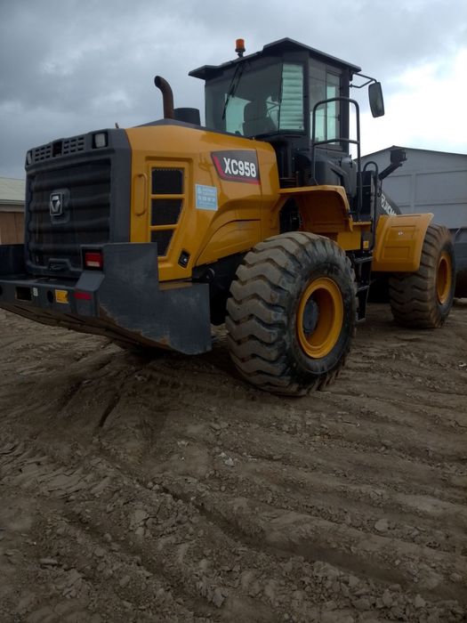 Фронтальный погрузчик