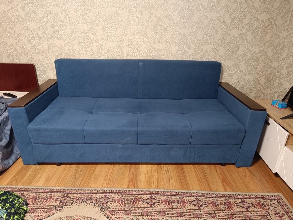 Диван.           .