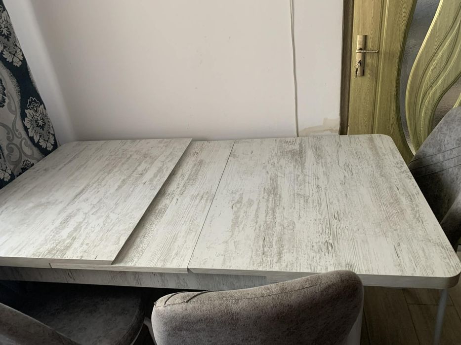 Vand masa cu 3 scaune