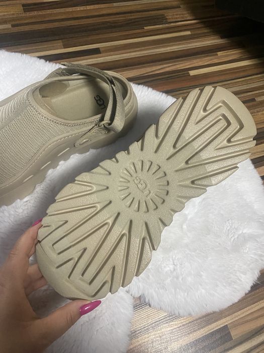 Saboti / papuci / sandale UGG barbati