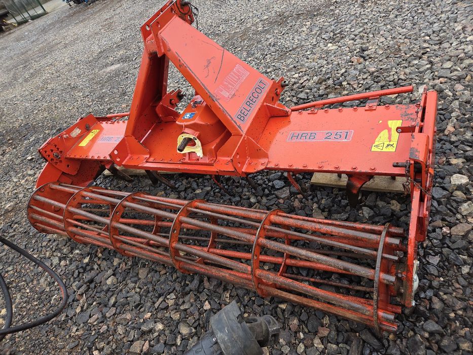 Grapa Rotativa Kuhn Belrecolt HRB 251-2,5 m