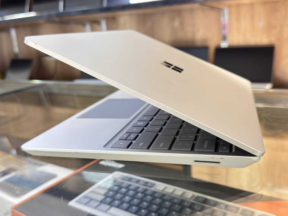 MICROSOFT SURFACE GO CORE i5-1035U ram 16 ssd 256 Сенсорный