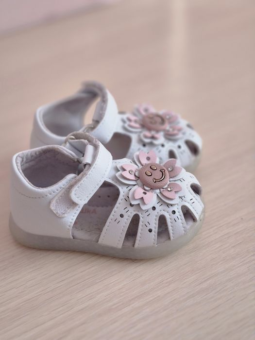 Продам сандалии на девочку!!!