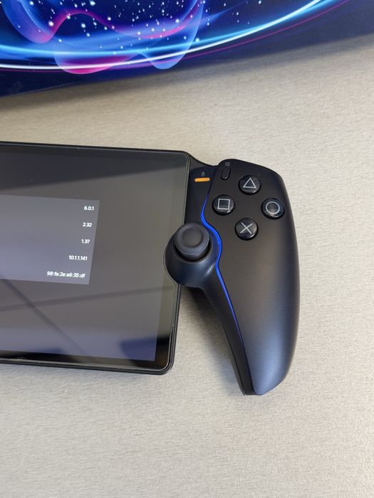 Продавам PlayStation Portal Remote