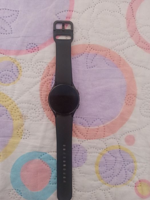 Смарт-часы Samsung Galaxy Watch 4