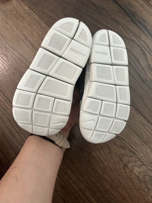 Маратонки Nike, сандали Reebok