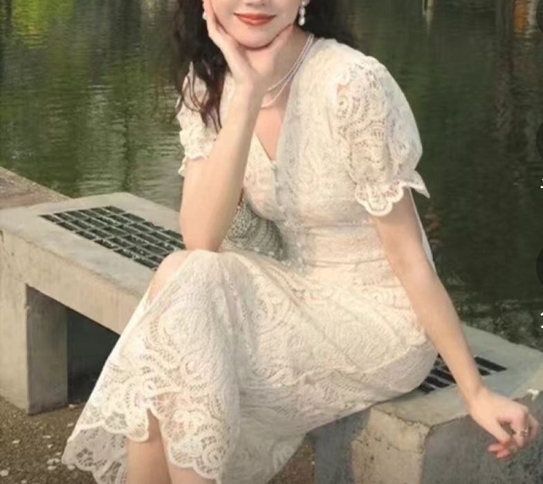 Продам новое платье цвета Шампань