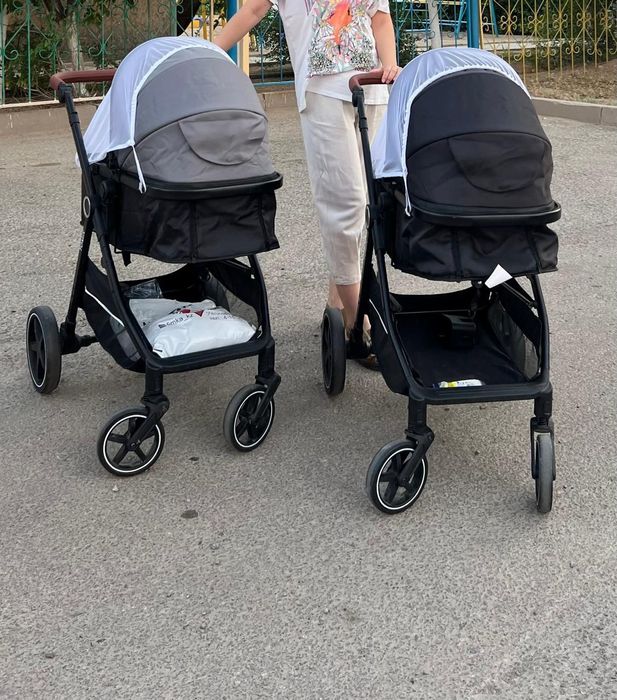 Коляска от фирмы Tomix 2в1