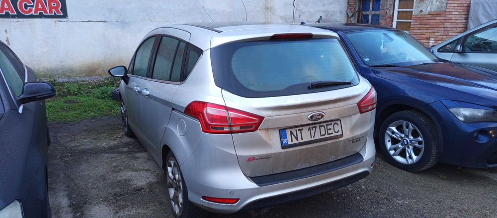 Vand Sau schimb Ford b max ecoboost 2013  cu motorul avariat(nu merge)