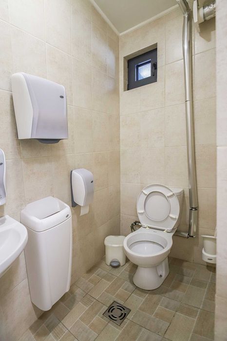 Дава се под наем Заведение в с. Кладница, Област Перник - 380 кв.м за 1683 € - Снимка #9