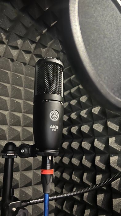 AKG P120 конденцаторный микрофон