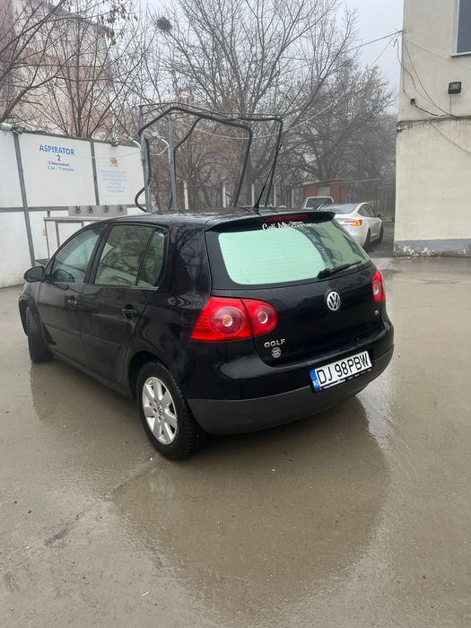 Volkswagen GOLF 5 1.6