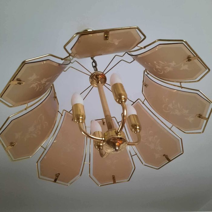 Corpuri de iluminat noi si folosite