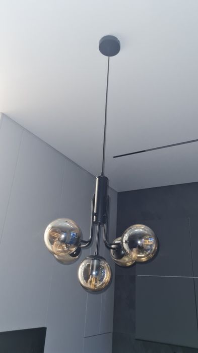 Люстра  5 шаров новая